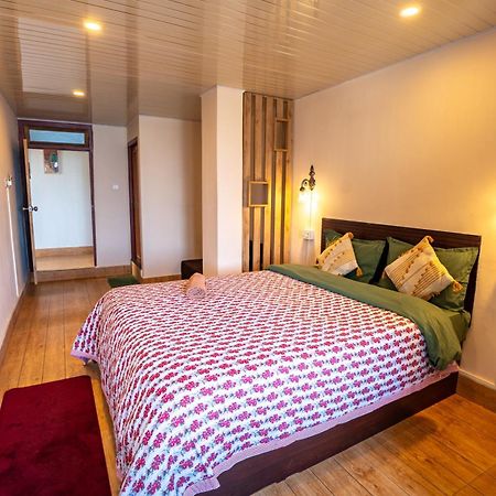 Monratino Himadrie -2 Mins Walk From Mall Road - All Rooms Have Kanchenjunga Mountain View Darjeeling  Esterno foto