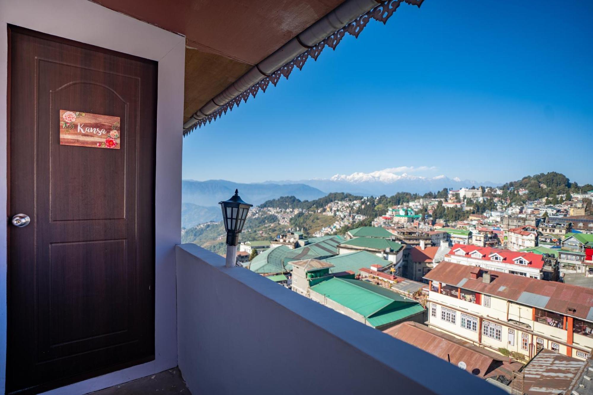 Monratino Himadrie -2 Mins Walk From Mall Road - All Rooms Have Kanchenjunga Mountain View Darjeeling  Esterno foto