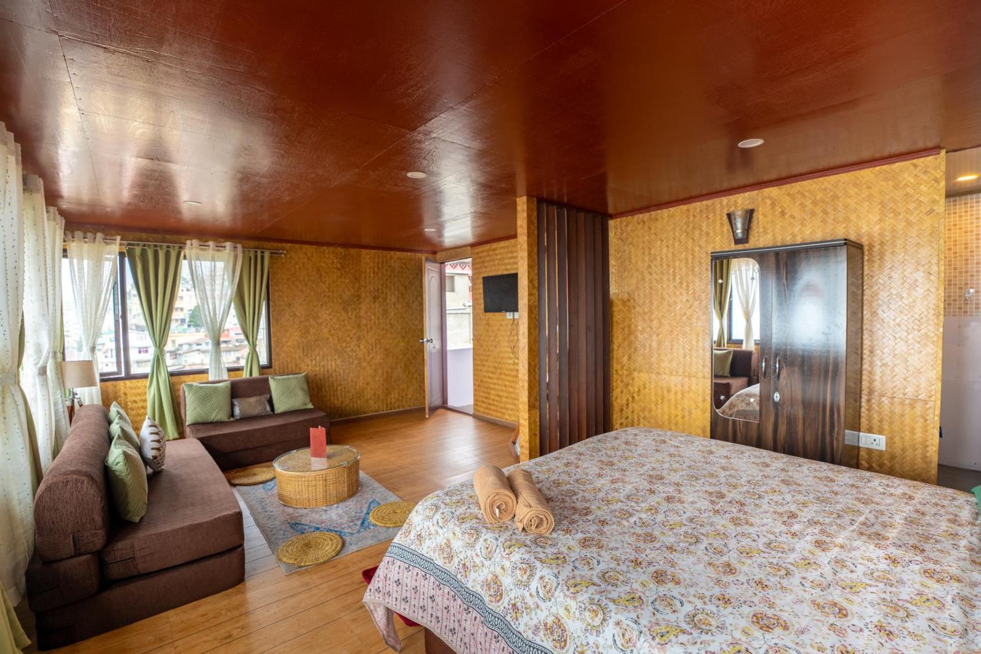 Monratino Himadrie -2 Mins Walk From Mall Road - All Rooms Have Kanchenjunga Mountain View Darjeeling  Esterno foto