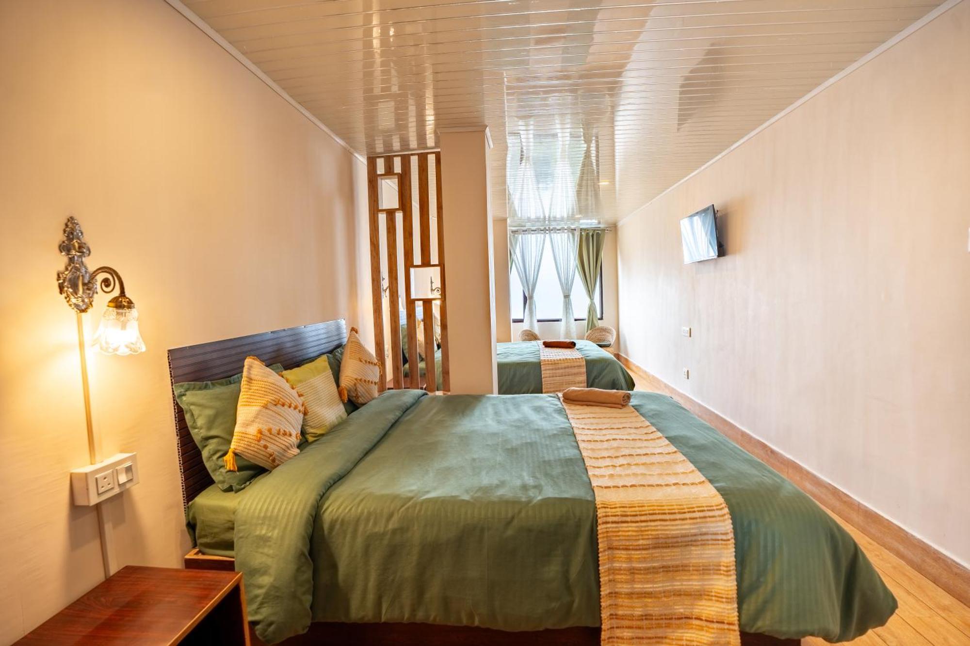Monratino Himadrie -2 Mins Walk From Mall Road - All Rooms Have Kanchenjunga Mountain View Darjeeling  Esterno foto
