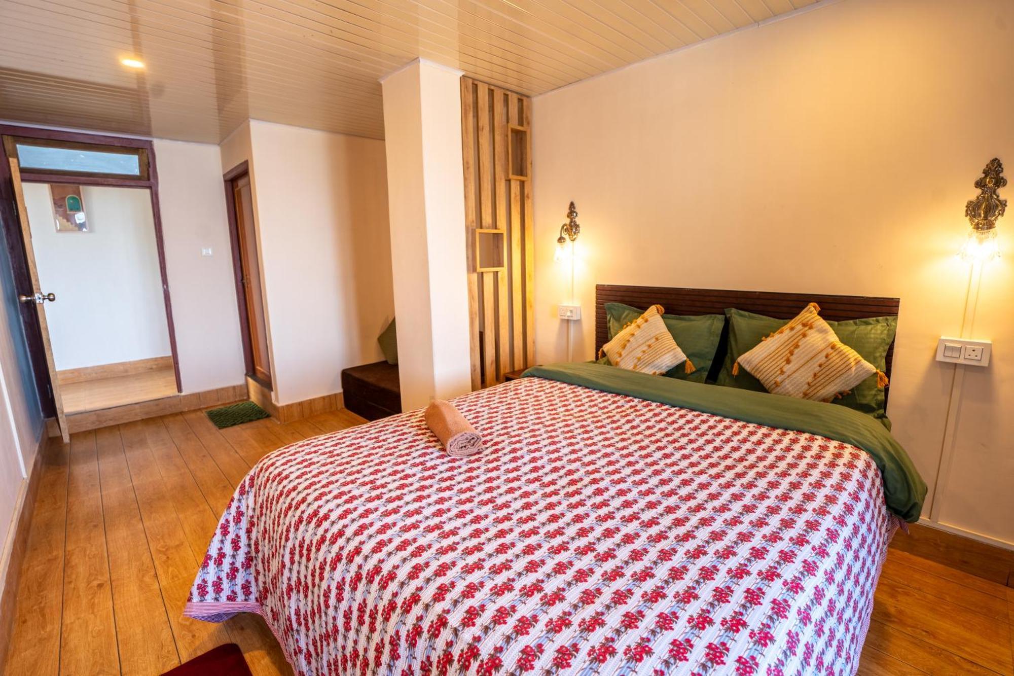 Monratino Himadrie -2 Mins Walk From Mall Road - All Rooms Have Kanchenjunga Mountain View Darjeeling  Esterno foto